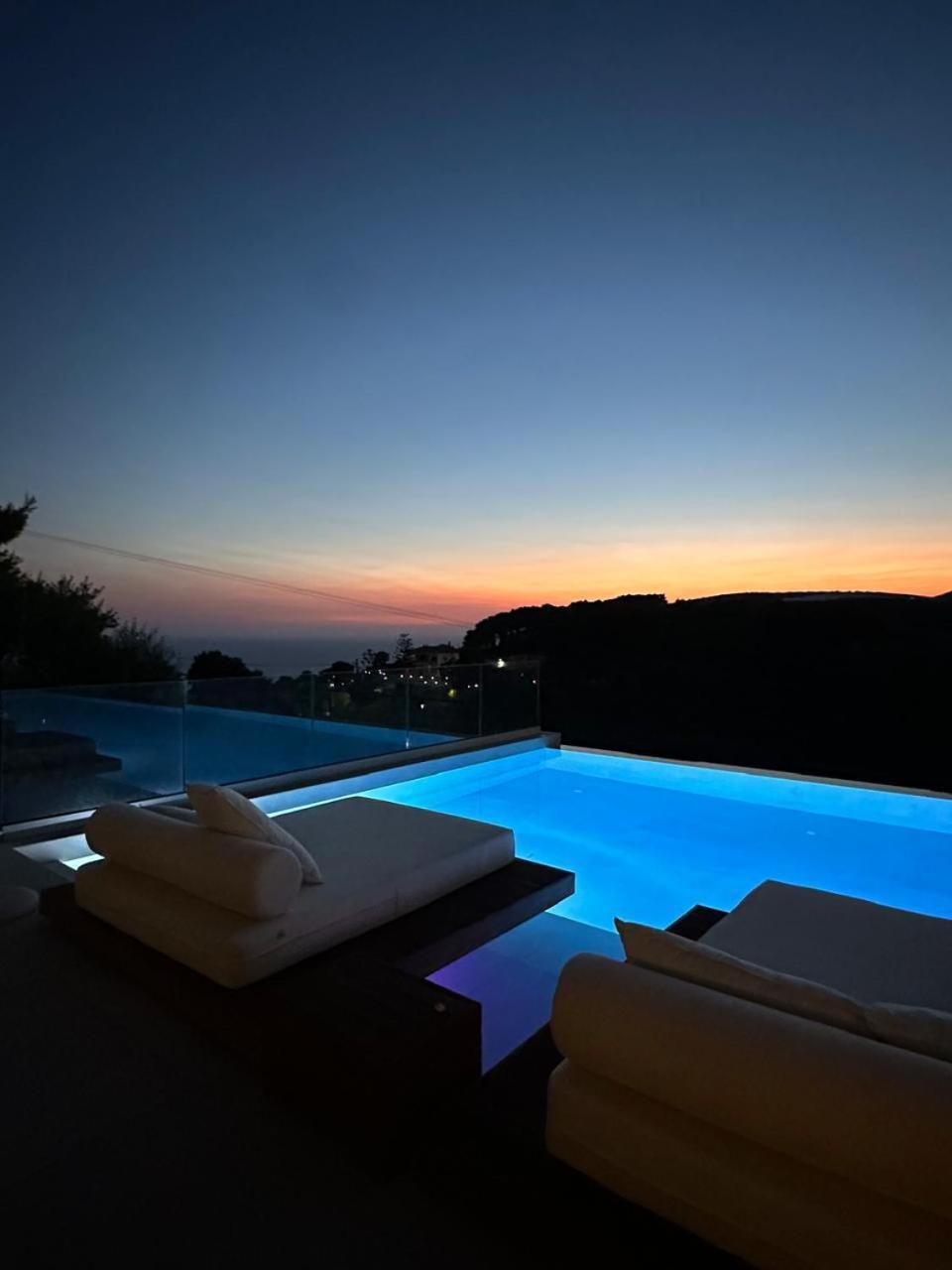 Myzith Luxury Suites Keri 外观 照片